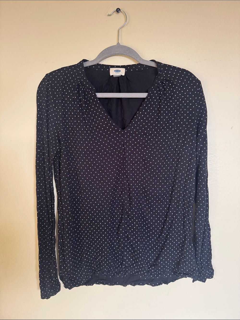 Old Navy Black Dot V-Neck Long Sleeve Blouse